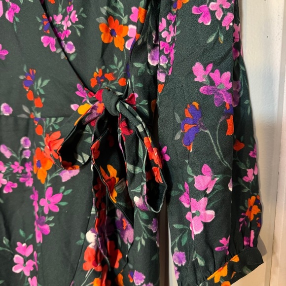 Calvin Klein Dress Green Floral Faux Wrap Midi Ruffles Size 4 in Malachite - Picture 5 of 16